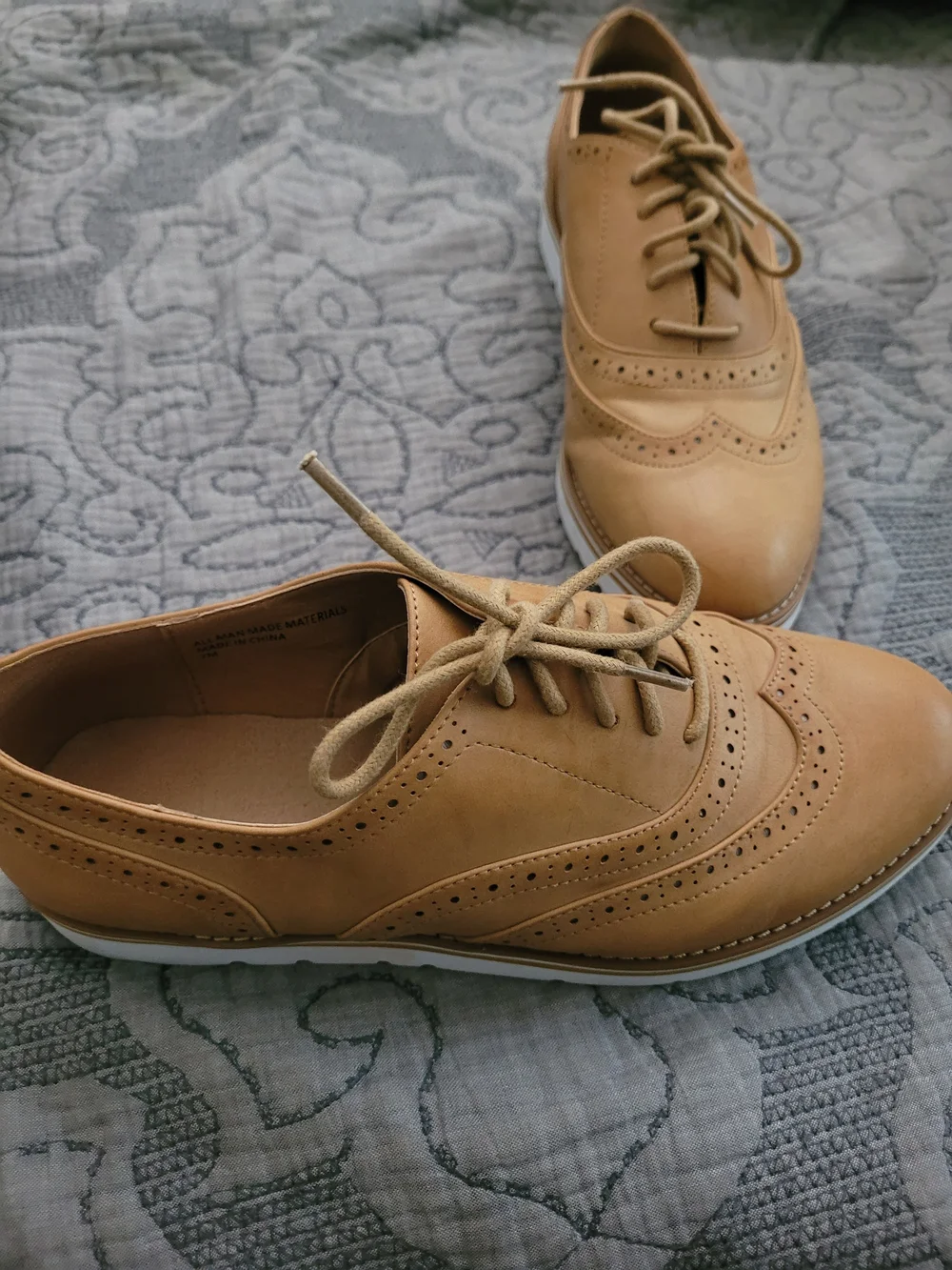 Tan Women's Wingtip Oxford Lace-Up Shoes